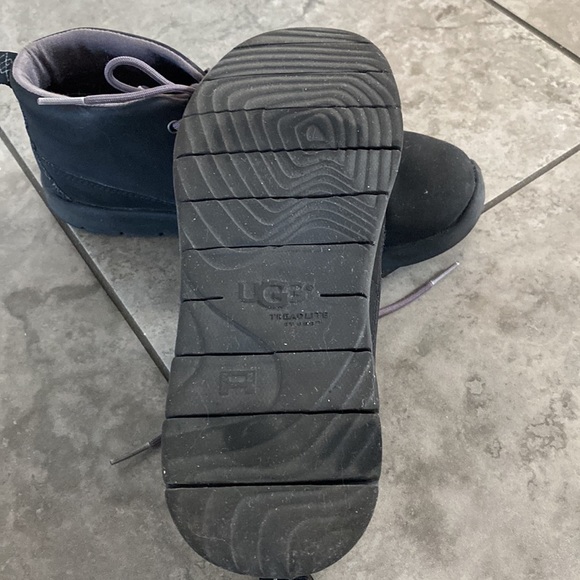 Gently used for special occasion UGG - Picture 2 of 5